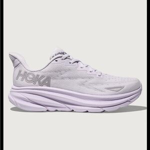 Hoka Clifton 9 in starlight